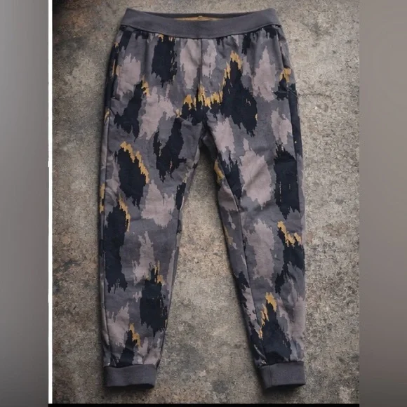 Lululemon Robert Geller Jogger Pants Mens M Gray Camo Techwear Commute - Picture 6 of 8